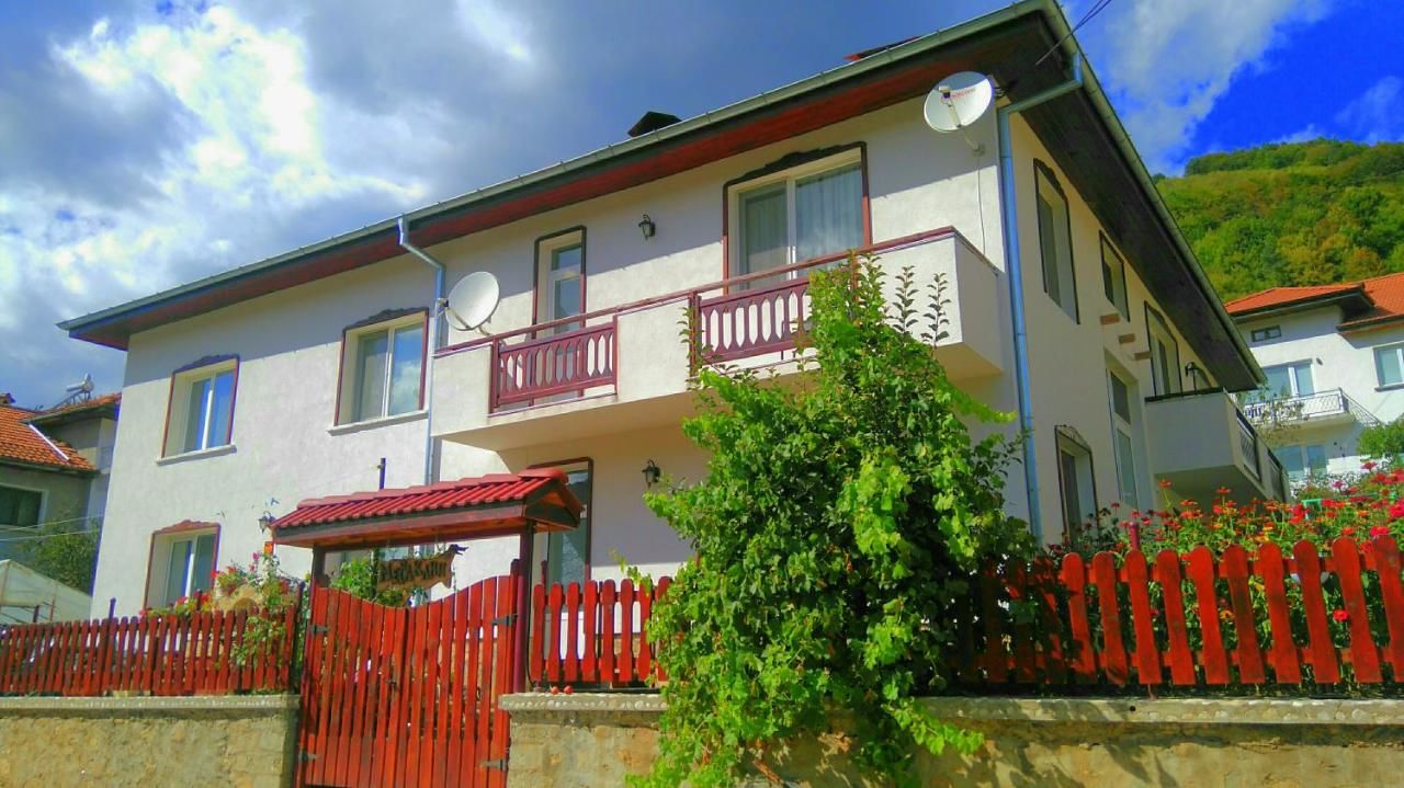 Гостевой дом Guest House Meraklii Smilyan